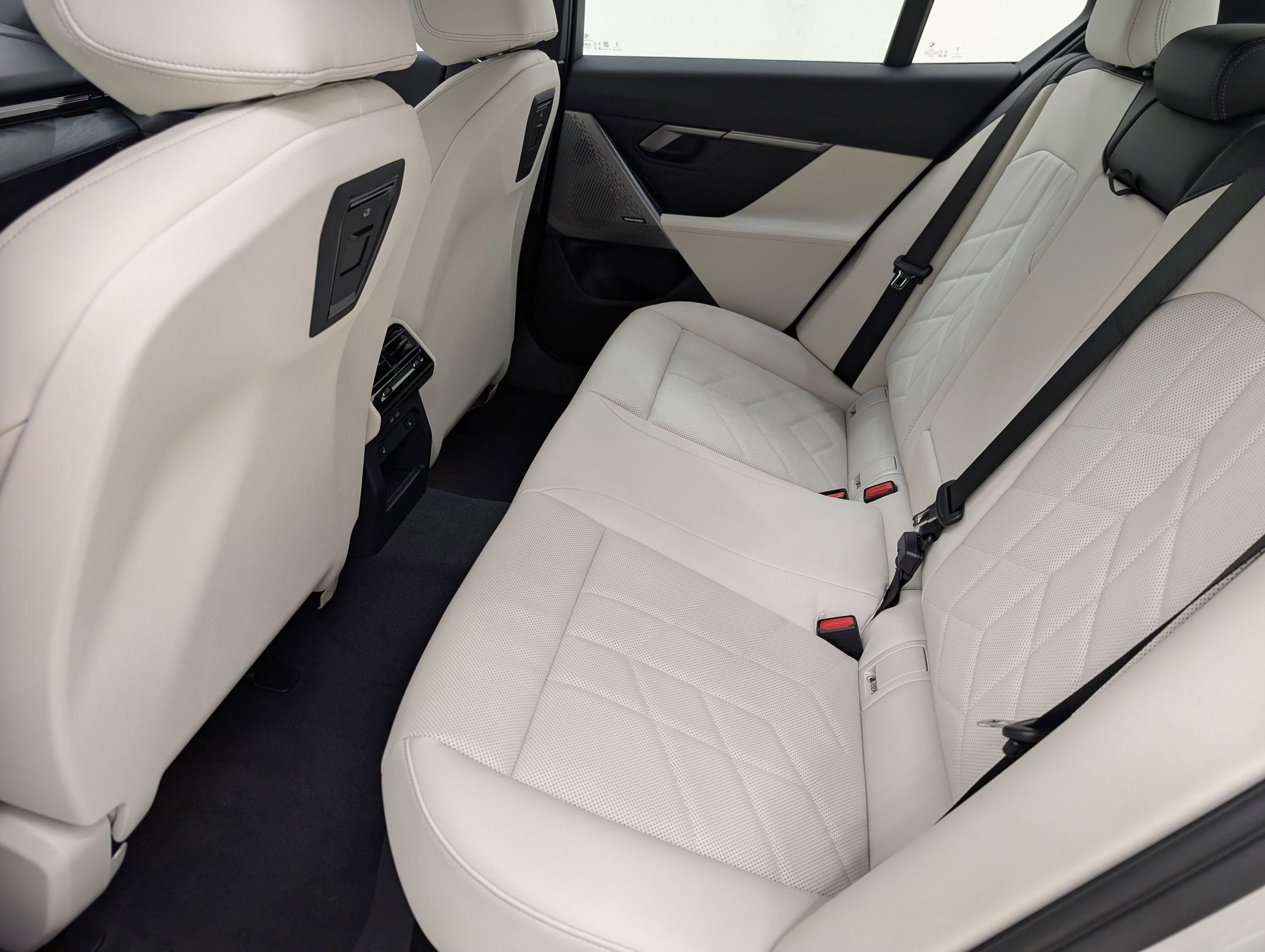 New 2026 BMW 530i w/ M Sport Package RWD image 15