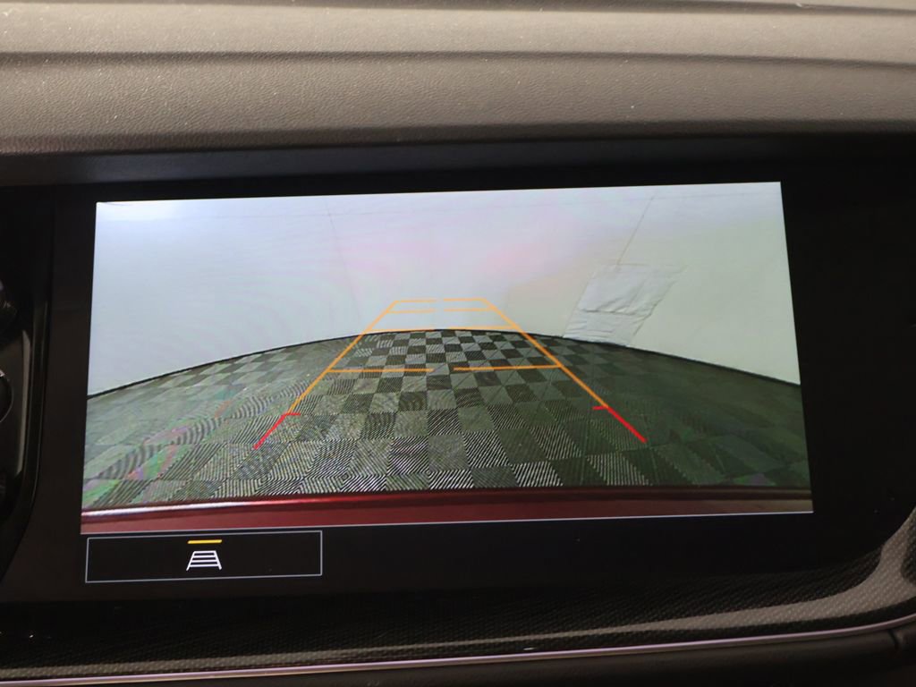 Used 2023 Buick Envision Essence image 42