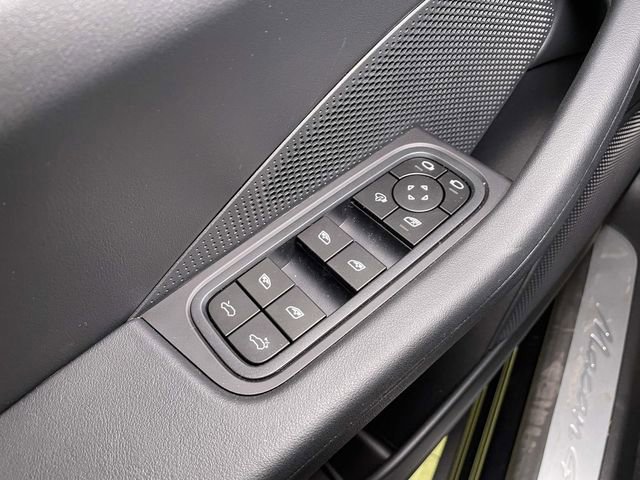 New 2025 Porsche Macan 4 Electric image 36