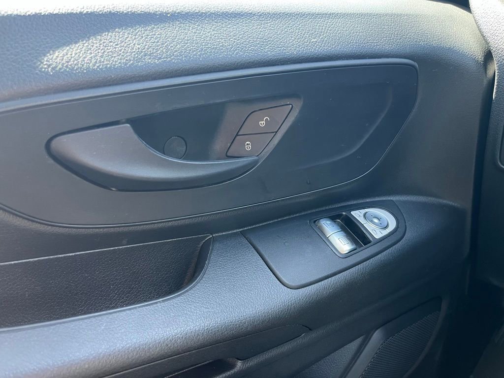 Used 2019 Mercedes-Benz Metris Passenger image 24