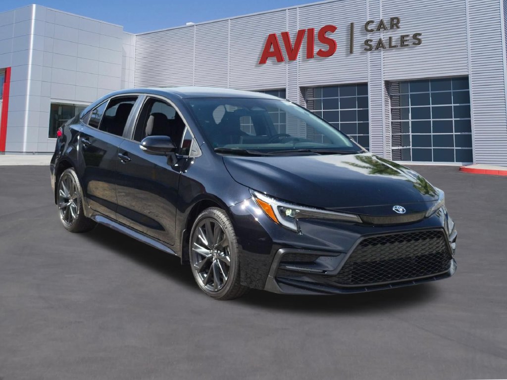Used 2025 Toyota Corolla SE FWD image 3