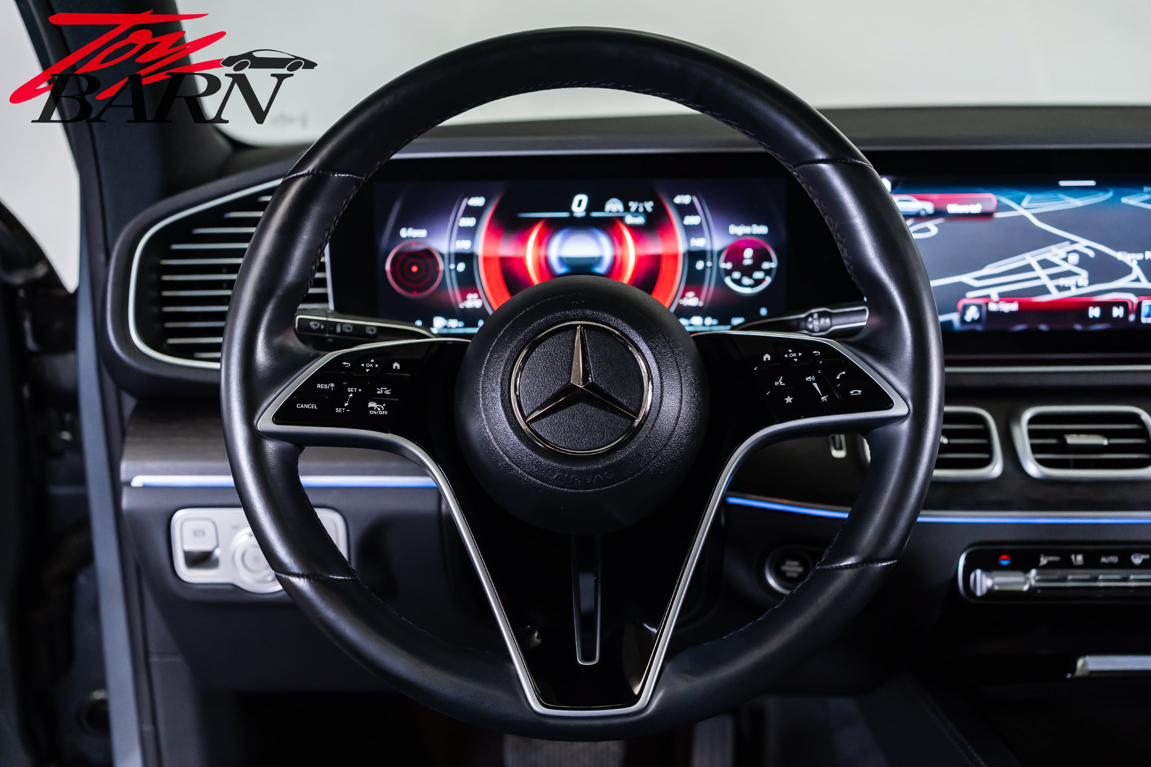 Used 2025 Mercedes-Benz GLE 450e 4MATIC w/ Driver Assistance Package image 29
