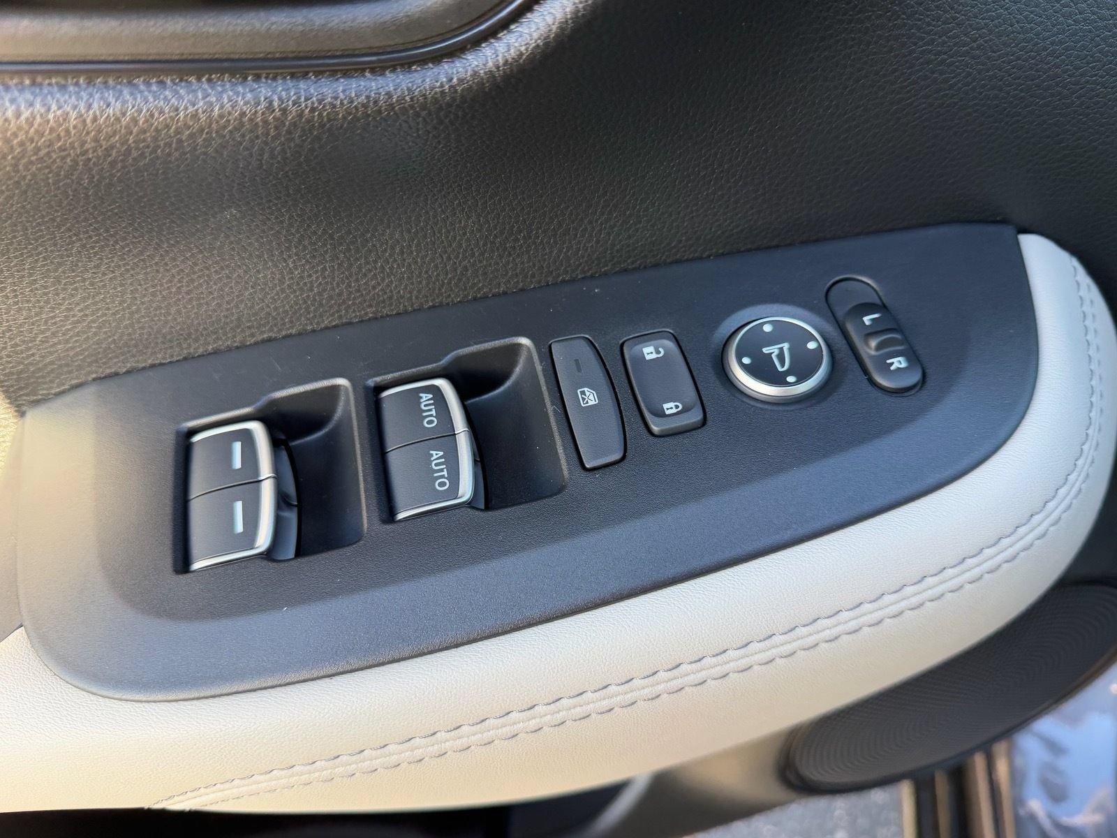Certified 2026 Honda HR-V EX-L image 26