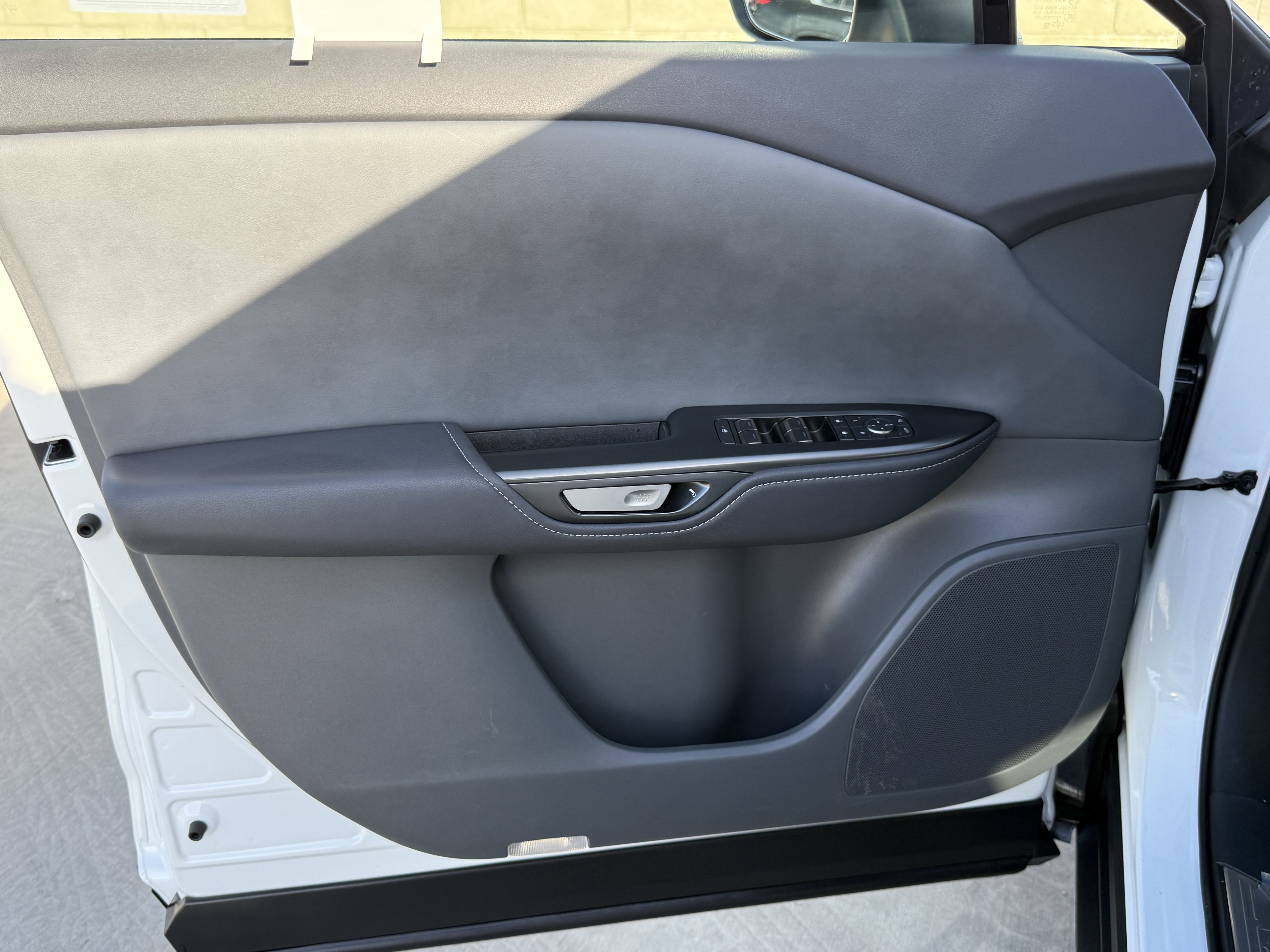 Certified 2025 Lexus RZ 300e FWD image 18