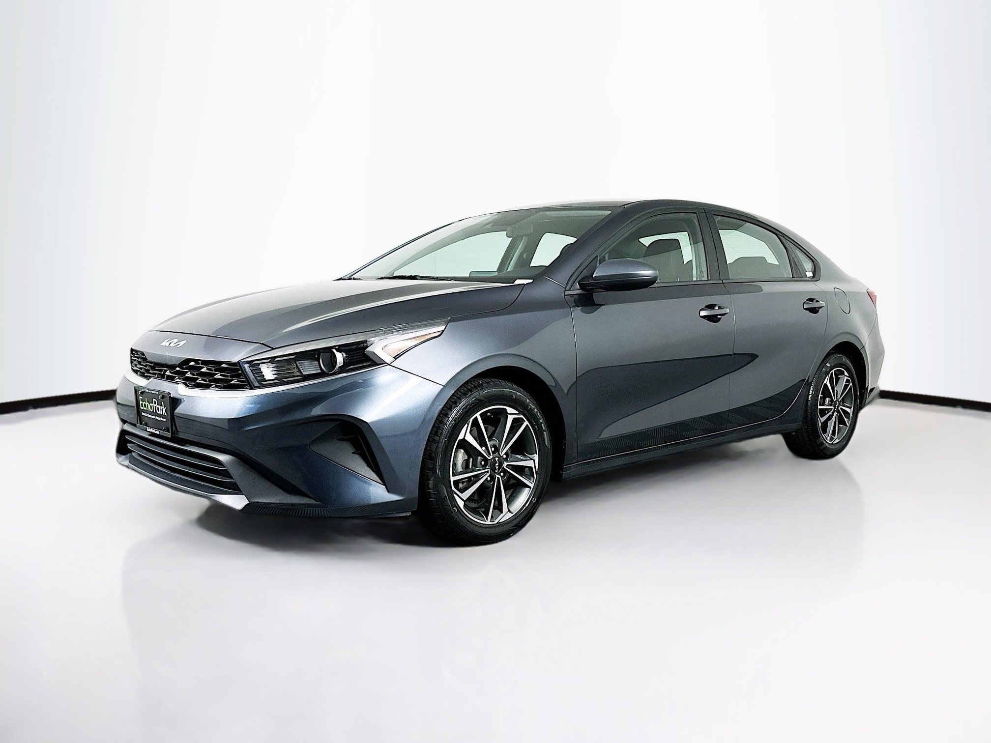 Used 2024 Kia Forte LXS image 3