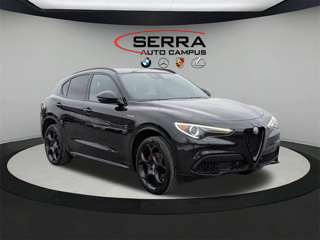 Used 2023 Alfa Romeo Stelvio Veloce image 11