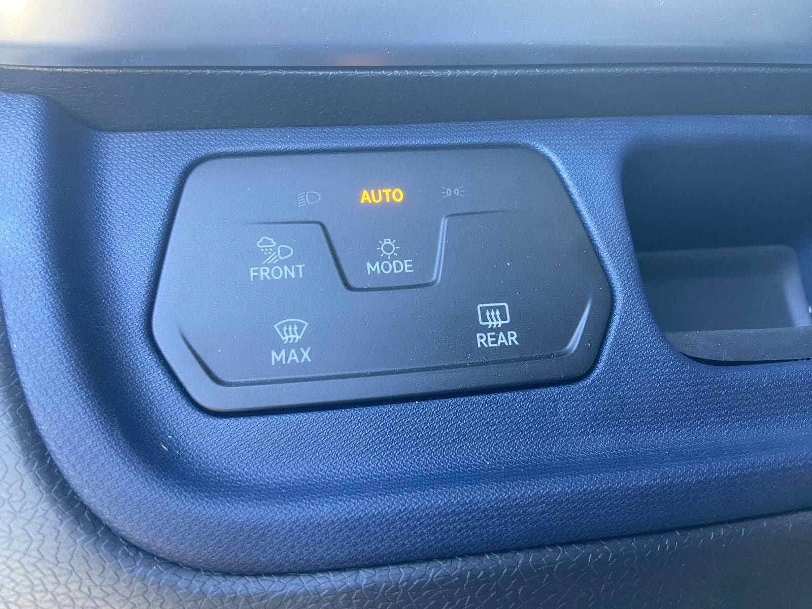 New 2025 Volkswagen ID. Buzz Pro S RWD image 21