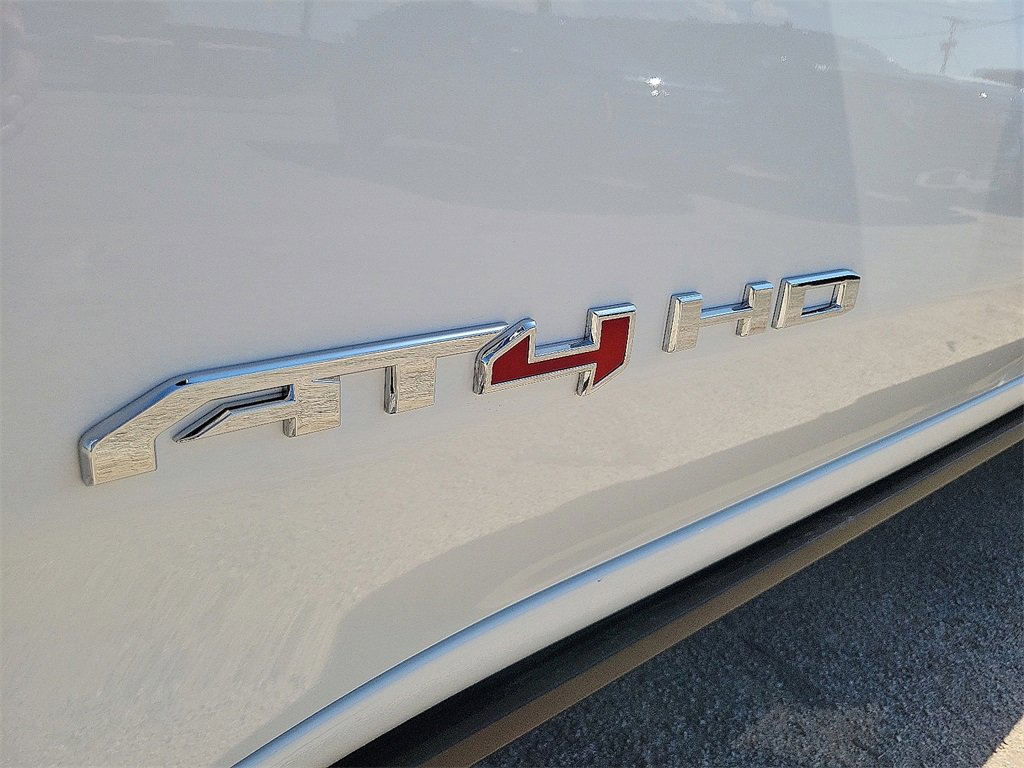 New 2026 GMC Sierra 2500 AT4 w/ AT4 Premium Plus Package image 9