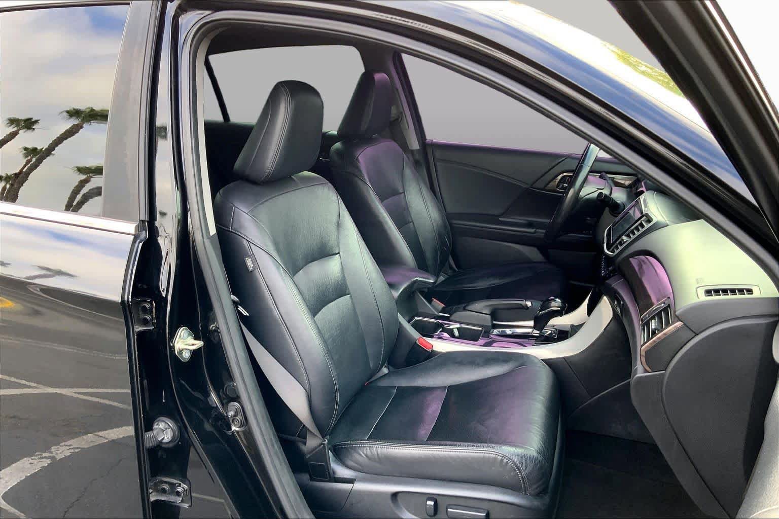 Used 2017 Honda Accord EX-L image 8
