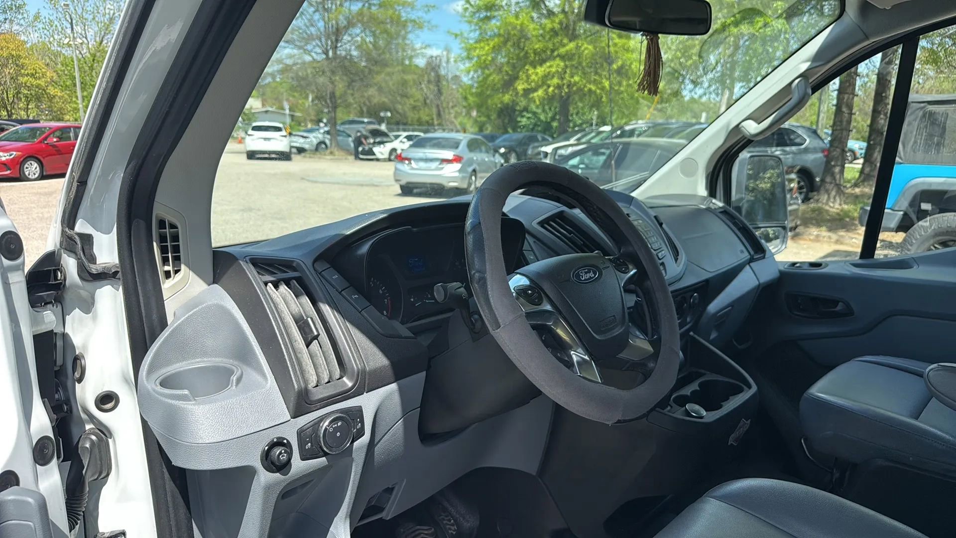 Used 2017 Ford Transit 150 XL RWD image 15