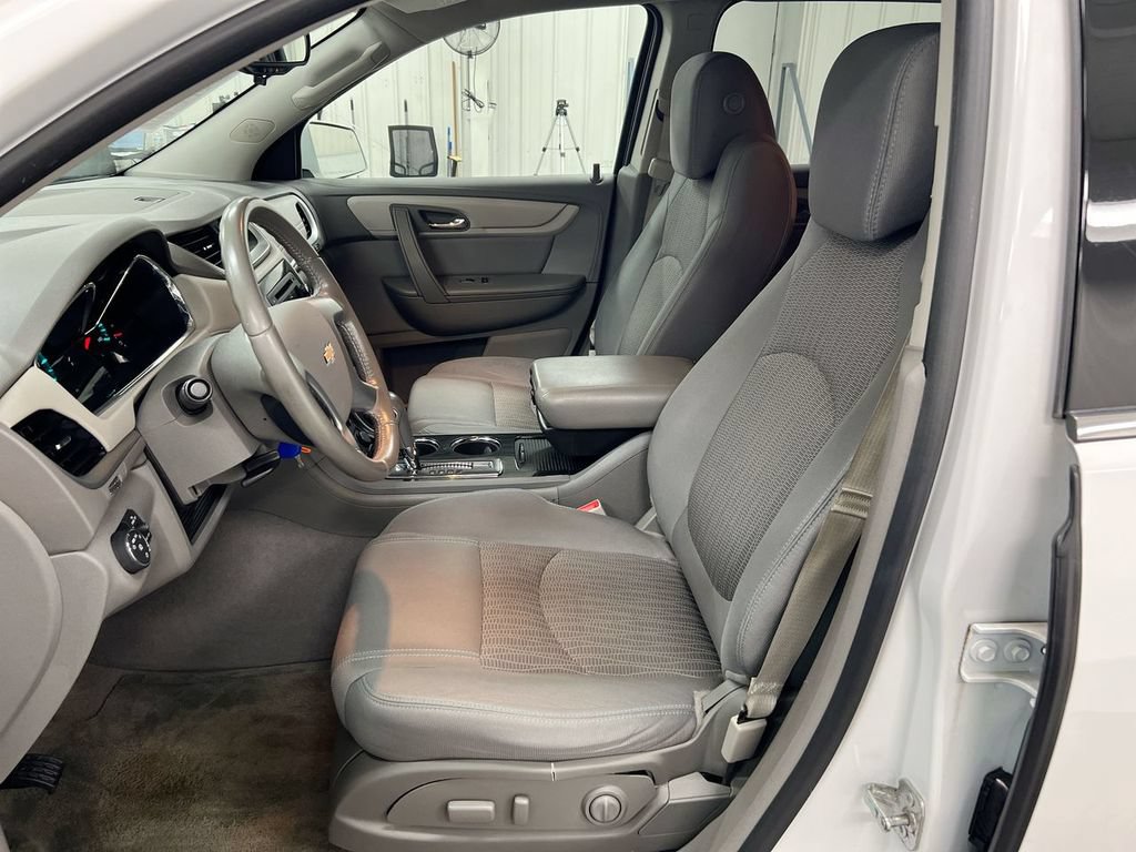 Used 2017 Chevrolet Traverse LT AWD/4WD image 19