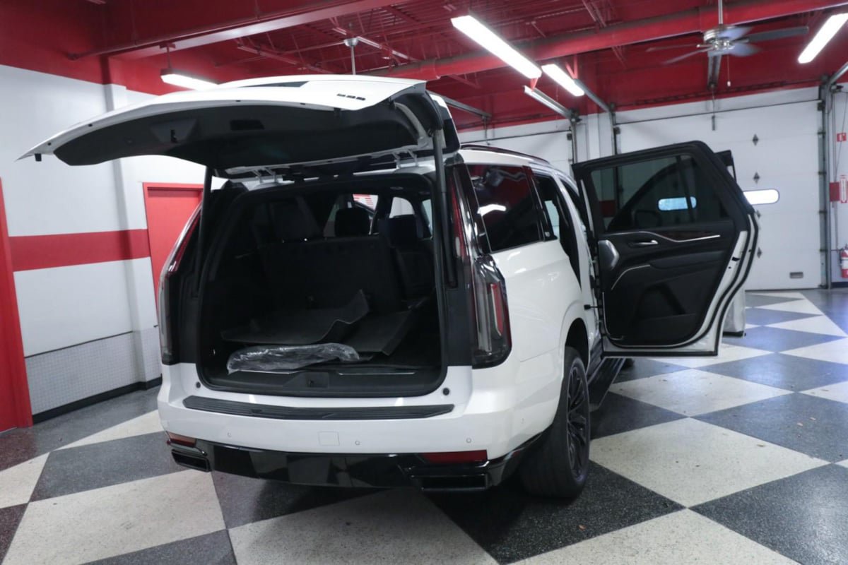 Used 2023 Cadillac Escalade Sport Platinum w/ LPO, ONYX Package AWD/4WD image 35
