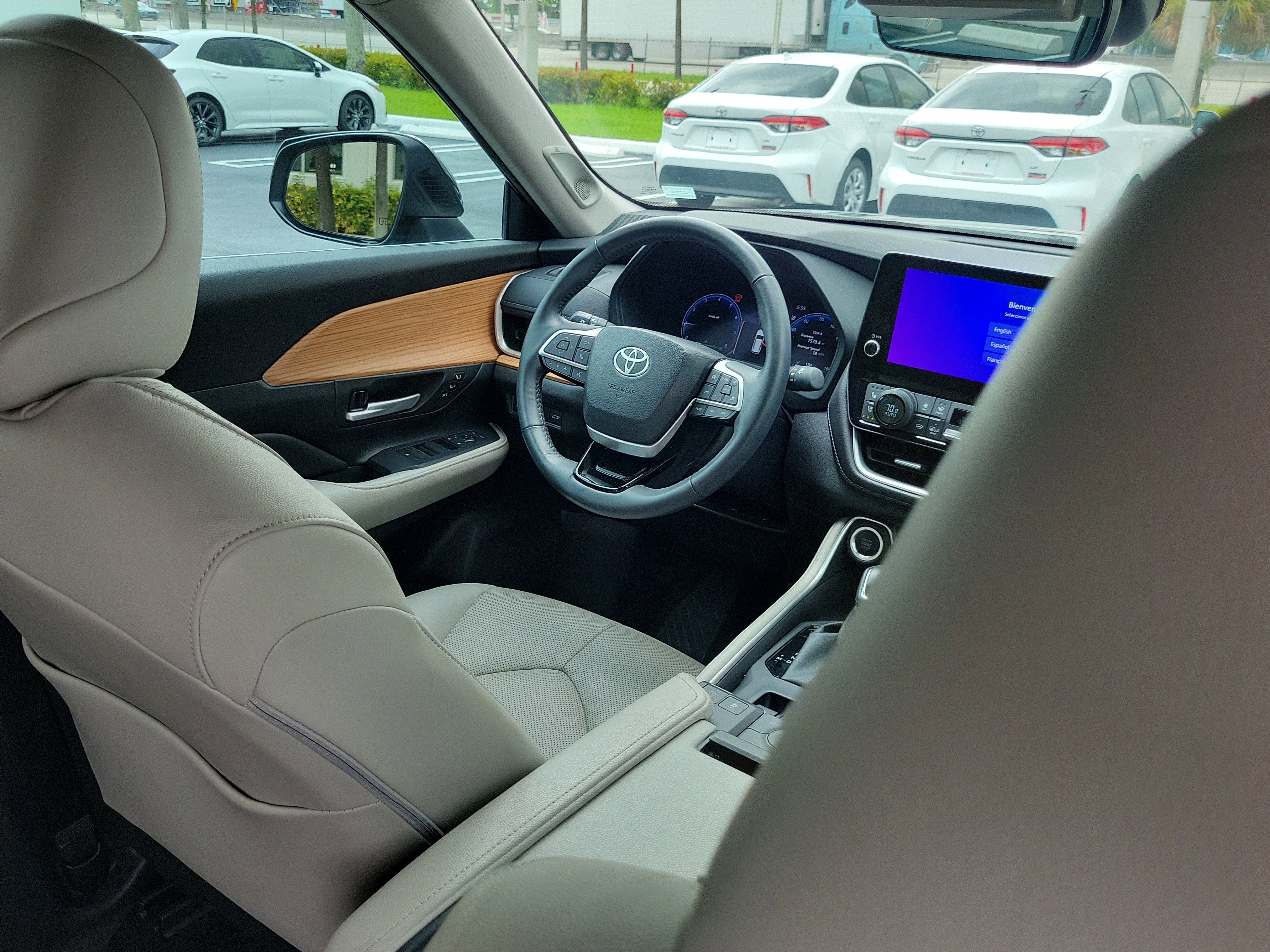 Used 2024 Toyota Grand Highlander XLE image 14