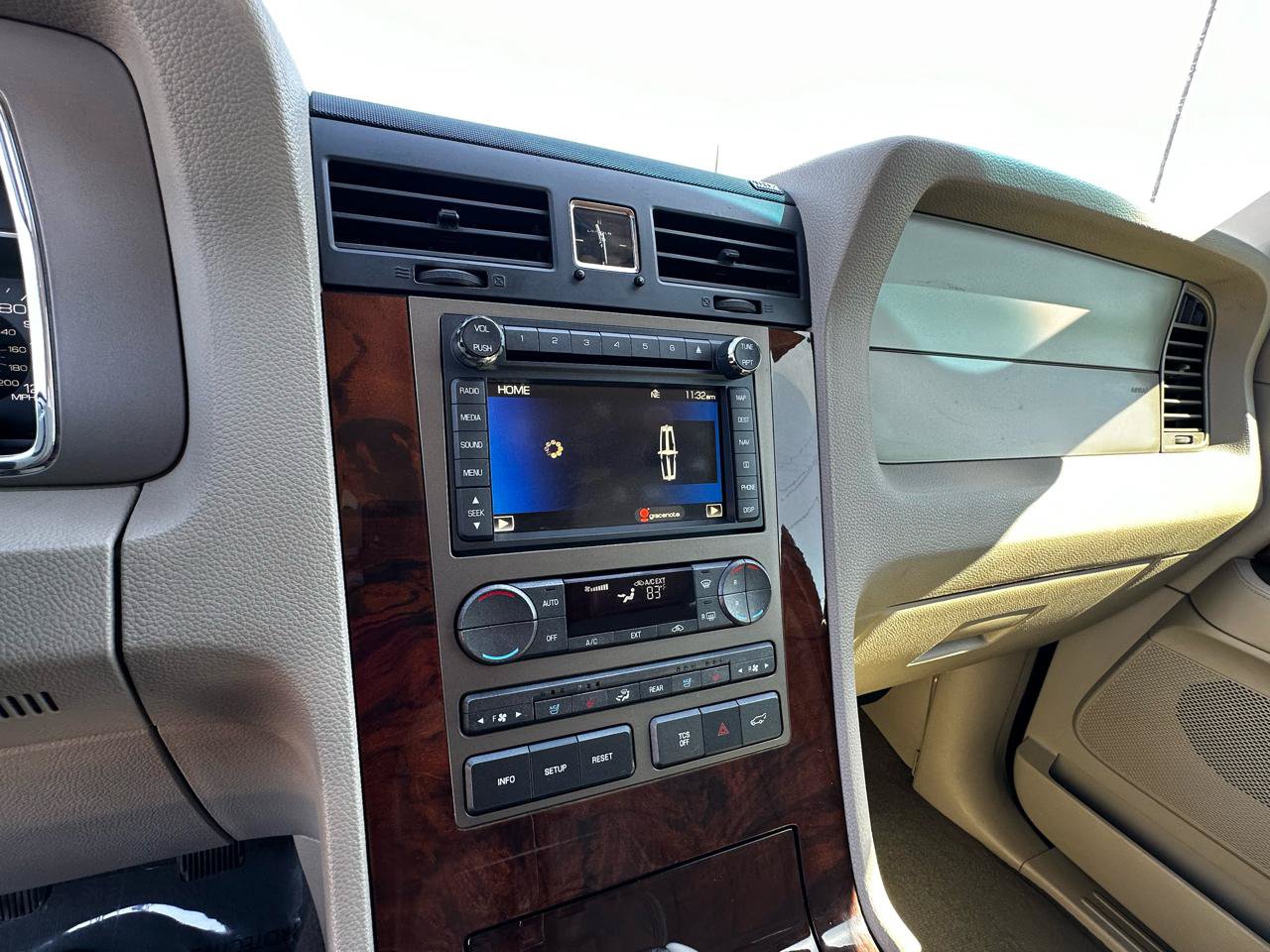 Used 2012 Lincoln Navigator 2WD image 48