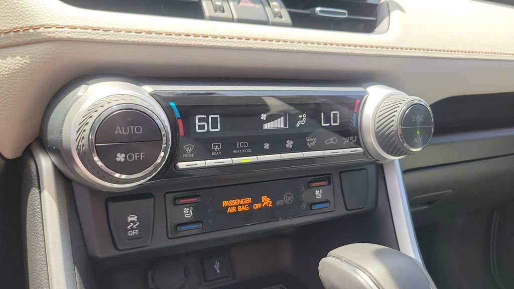 Used 2021 Toyota RAV4 Limited AWD/4WD image 18