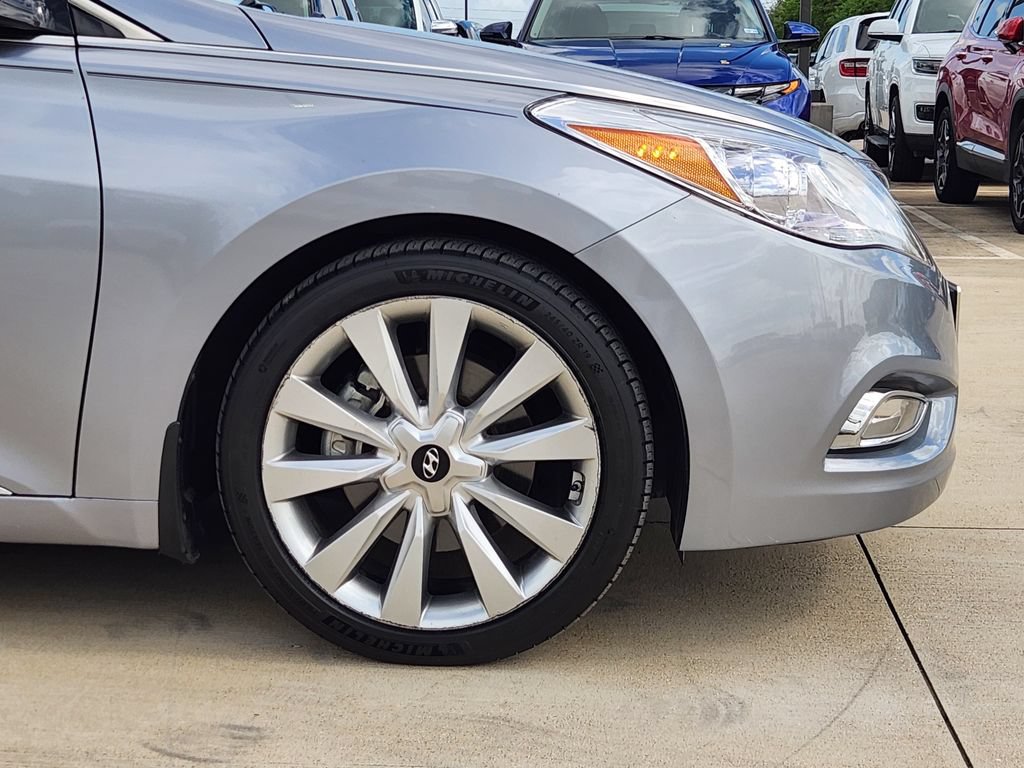 Used 2014 Hyundai Azera Limited w/ Option Group 02 FWD image 9