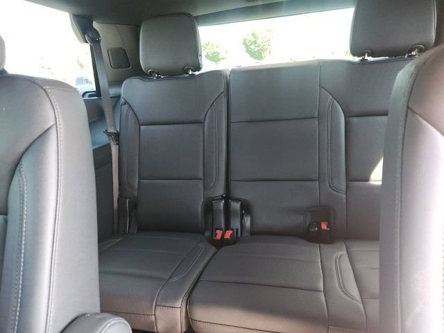 Used 2024 Chevrolet Tahoe Z71 w/ Luxury Package AWD/4WD image 14