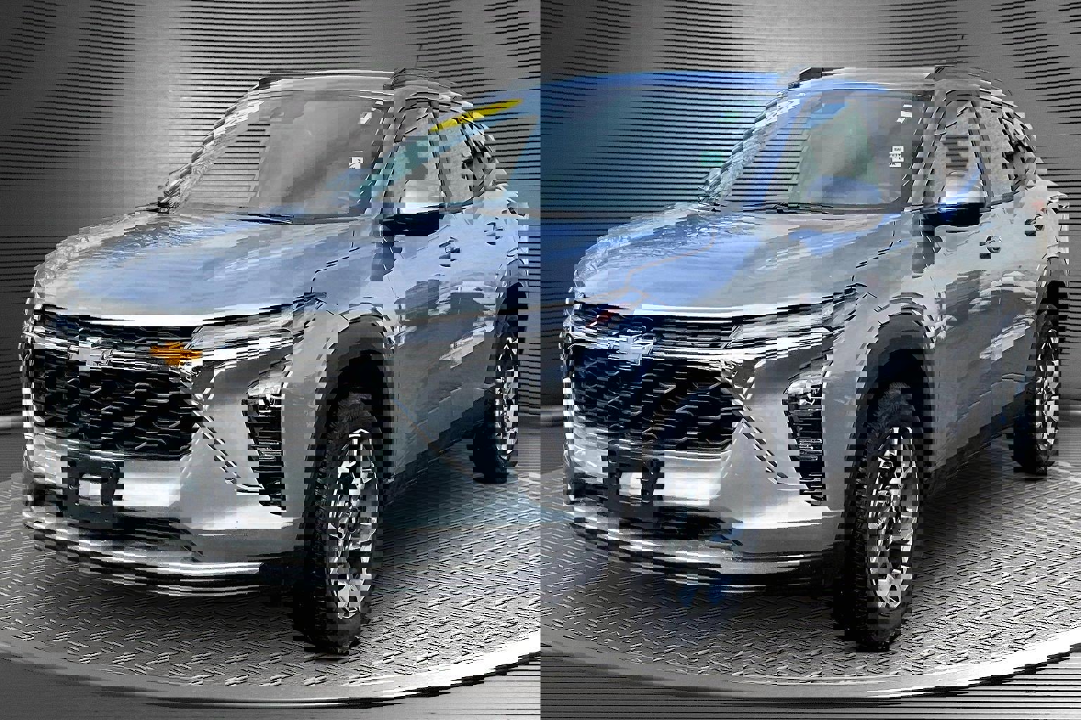 Used 2025 Chevrolet Trax LT w/ LT Convenience Package image 3