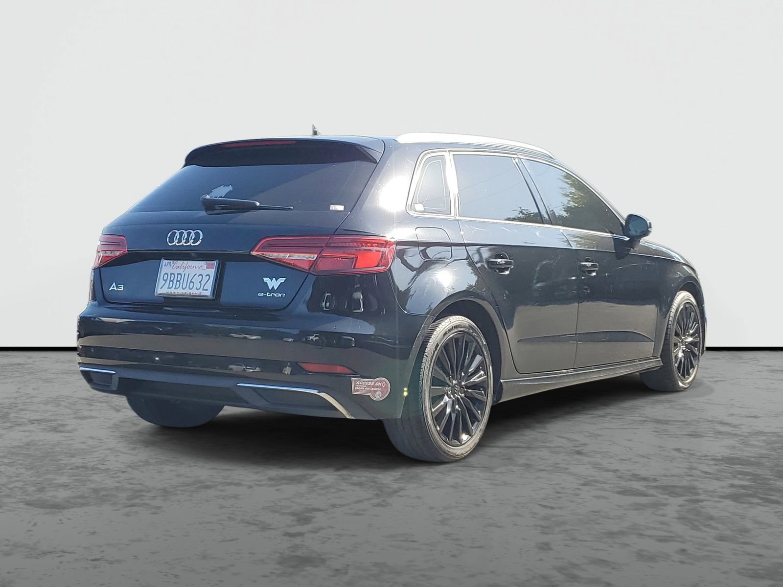 Used 2017 Audi A3 e-tron Premium image 4