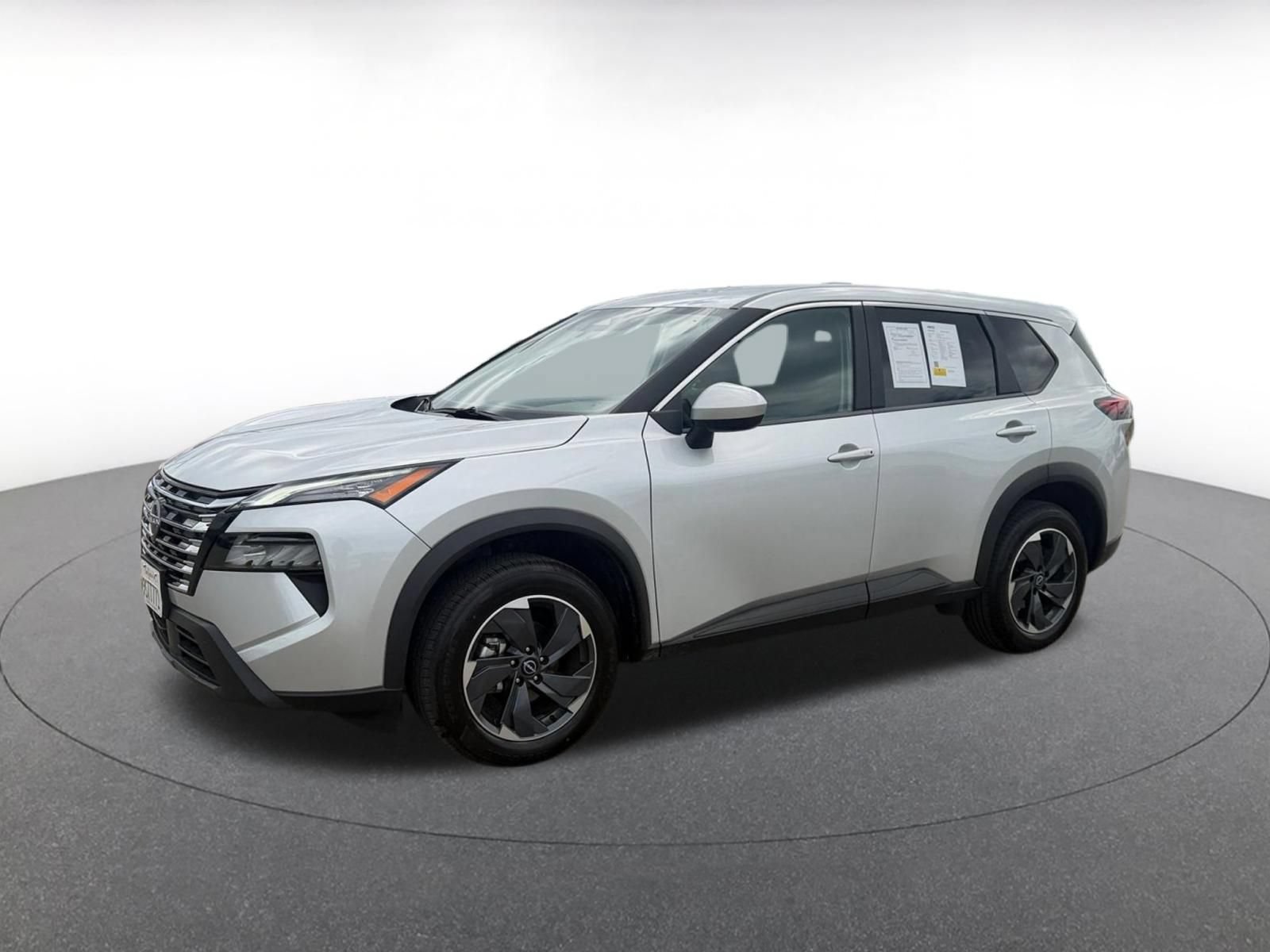 Used 2025 Nissan Rogue SV FWD image 4