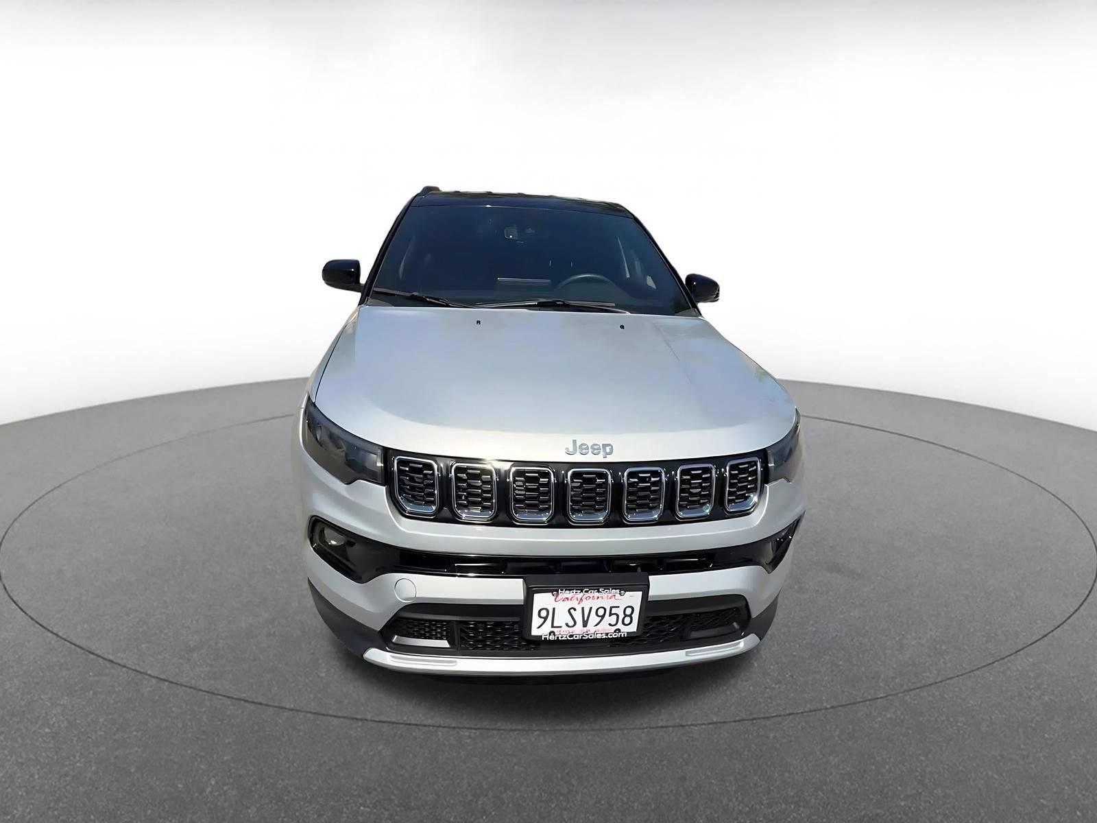 Used 2025 Jeep Compass Limited AWD/4WD image 4