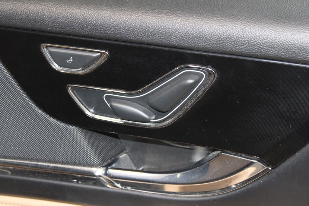 Used 2020 Lincoln Corsair Reserve image 28