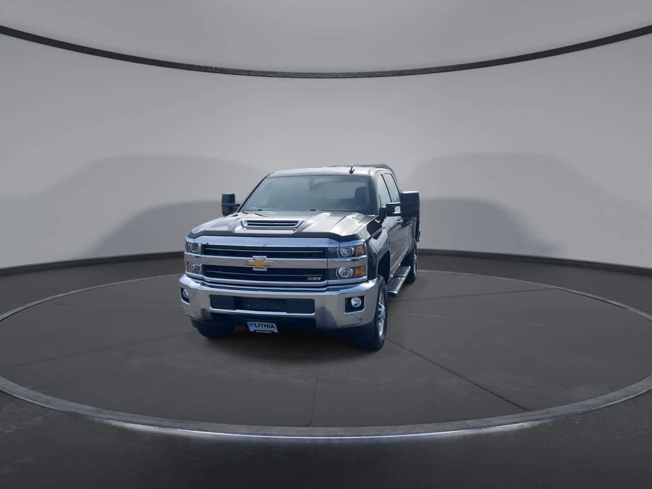 Used 2019 Chevrolet Silverado 2500 LT w/ LT Convenience Package image 2