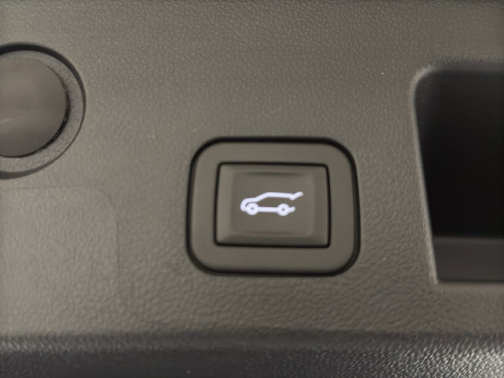 Used 2025 Chevrolet Equinox LT w/ Convenience Package II image 21