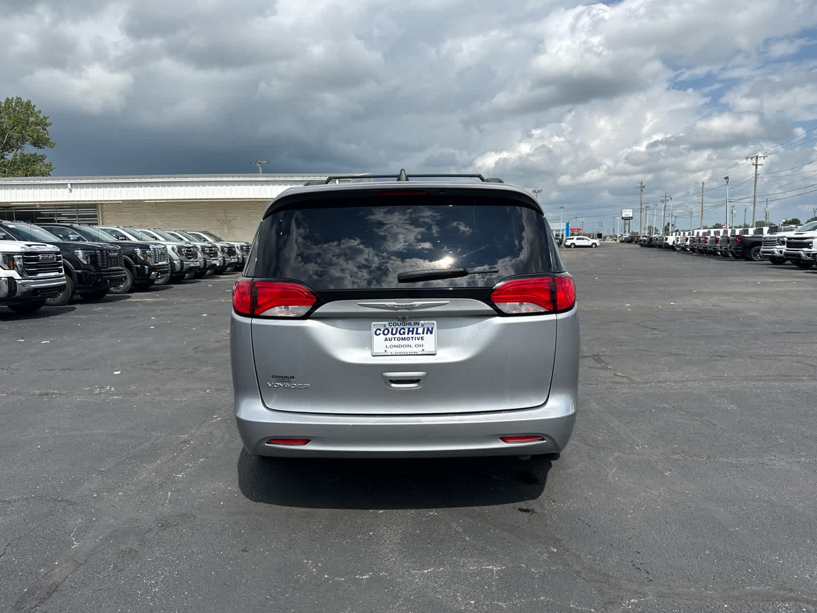 Used 2021 Chrysler Voyager Lxi FWD image 4