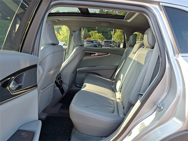 Used 2022 Lincoln Nautilus Reserve image 11