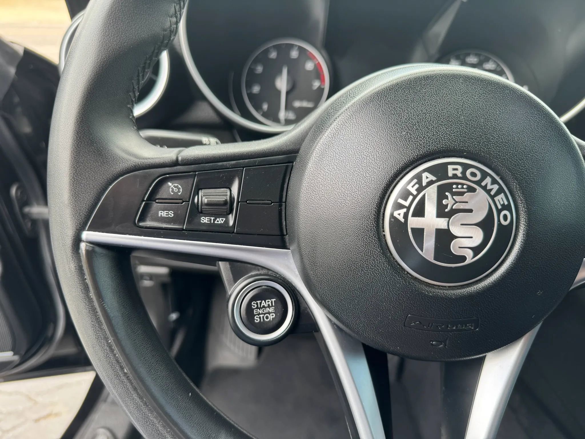 Used 2019 Alfa Romeo Giulia w/ Nero Edizione RWD image 8