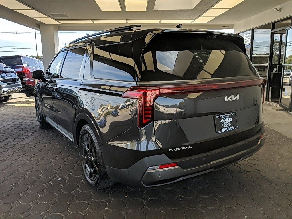 Used 2025 Kia Carnival SX Prestige image 7