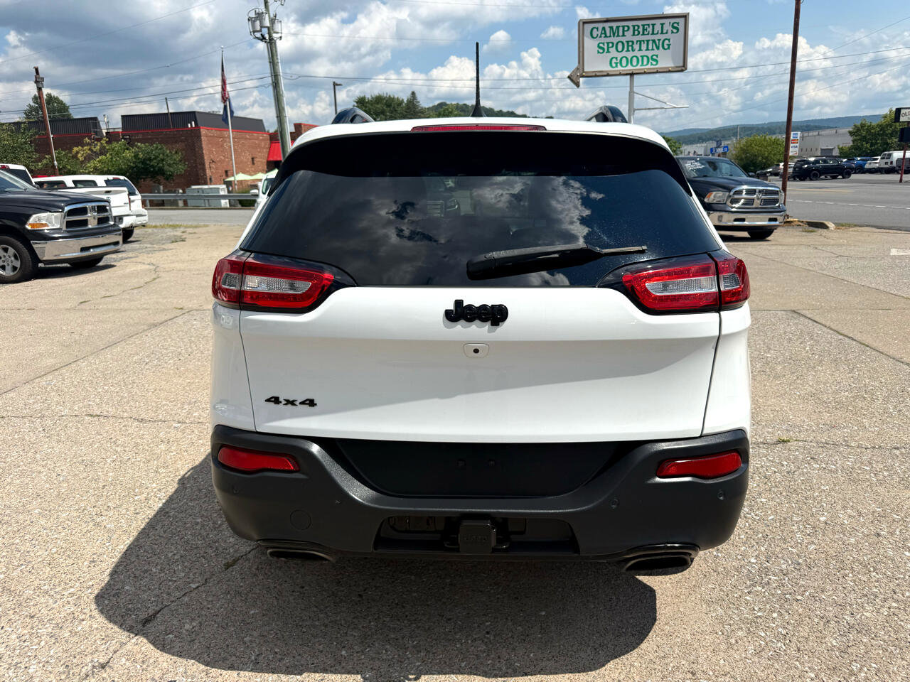 Used 2017 Jeep Cherokee High Altitude w/ Luxury Group image 8