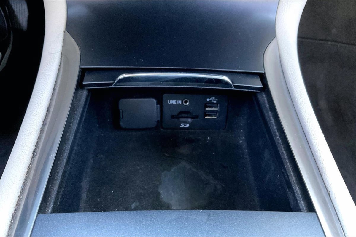 Used 2015 Lincoln MKC FWD w/ Equipment Group 101A Select image 31