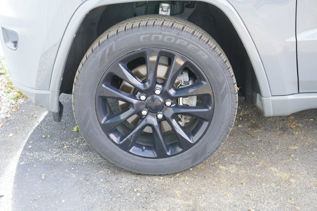 Used 2022 Jeep Grand Cherokee Laredo X AWD/4WD image 6