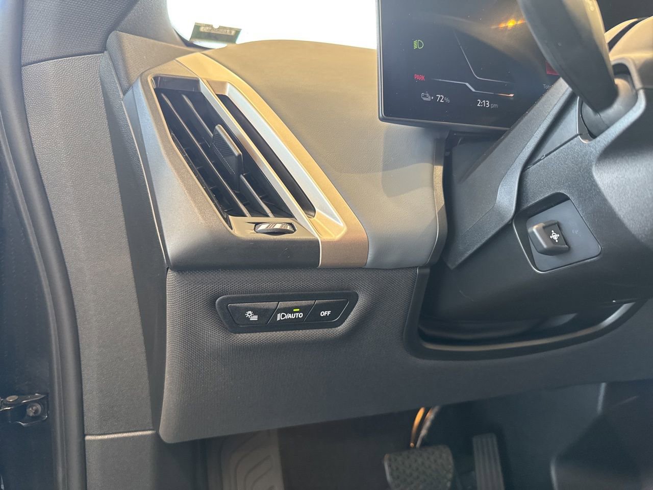 Used 2024 BMW iX xDrive50 w/ Sport Package image 34