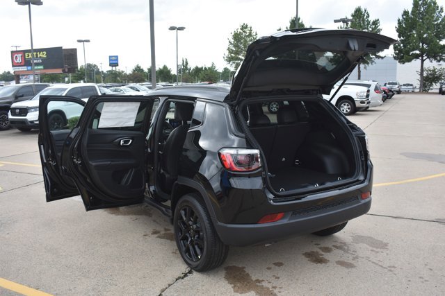 New 2026 Jeep Compass Latitude image 16