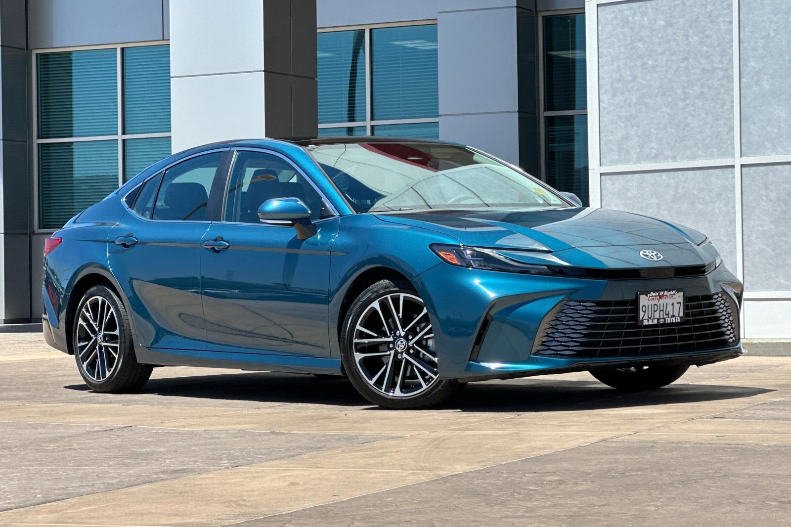 Used 2025 Toyota Camry XLE w/ Premium Package FWD image 2