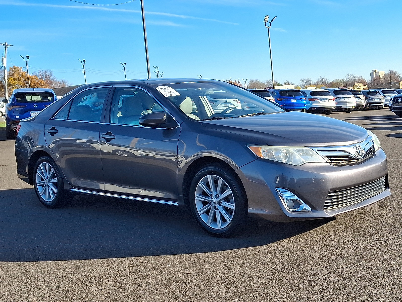 Used 2014 Toyota Camry XLE image 3