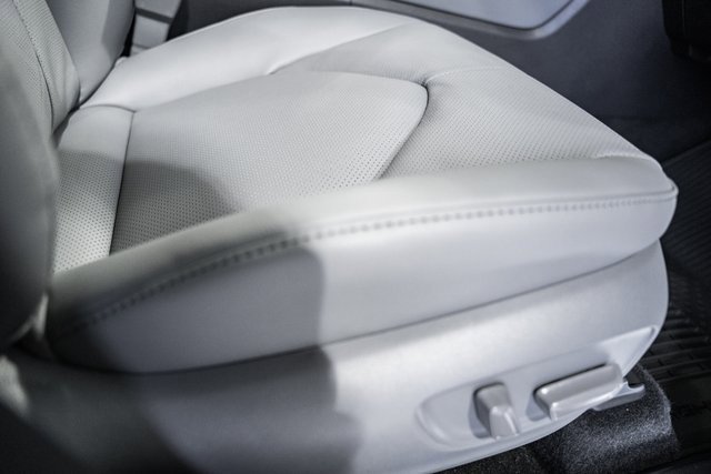 New 2025 Toyota Highlander Platinum image 36