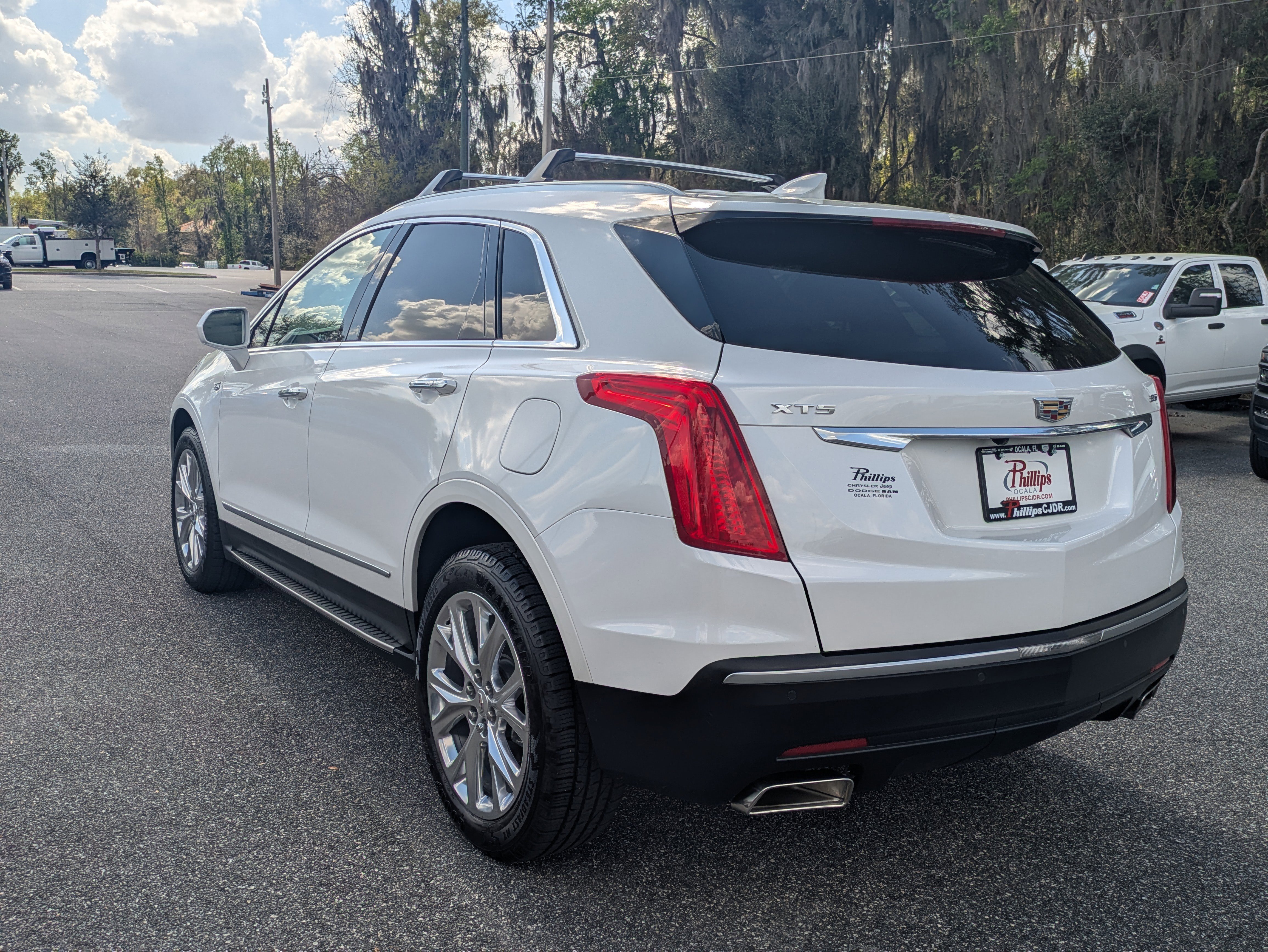 Used 2017 Cadillac XT5 Luxury w/ Driver Awareness Package image 21