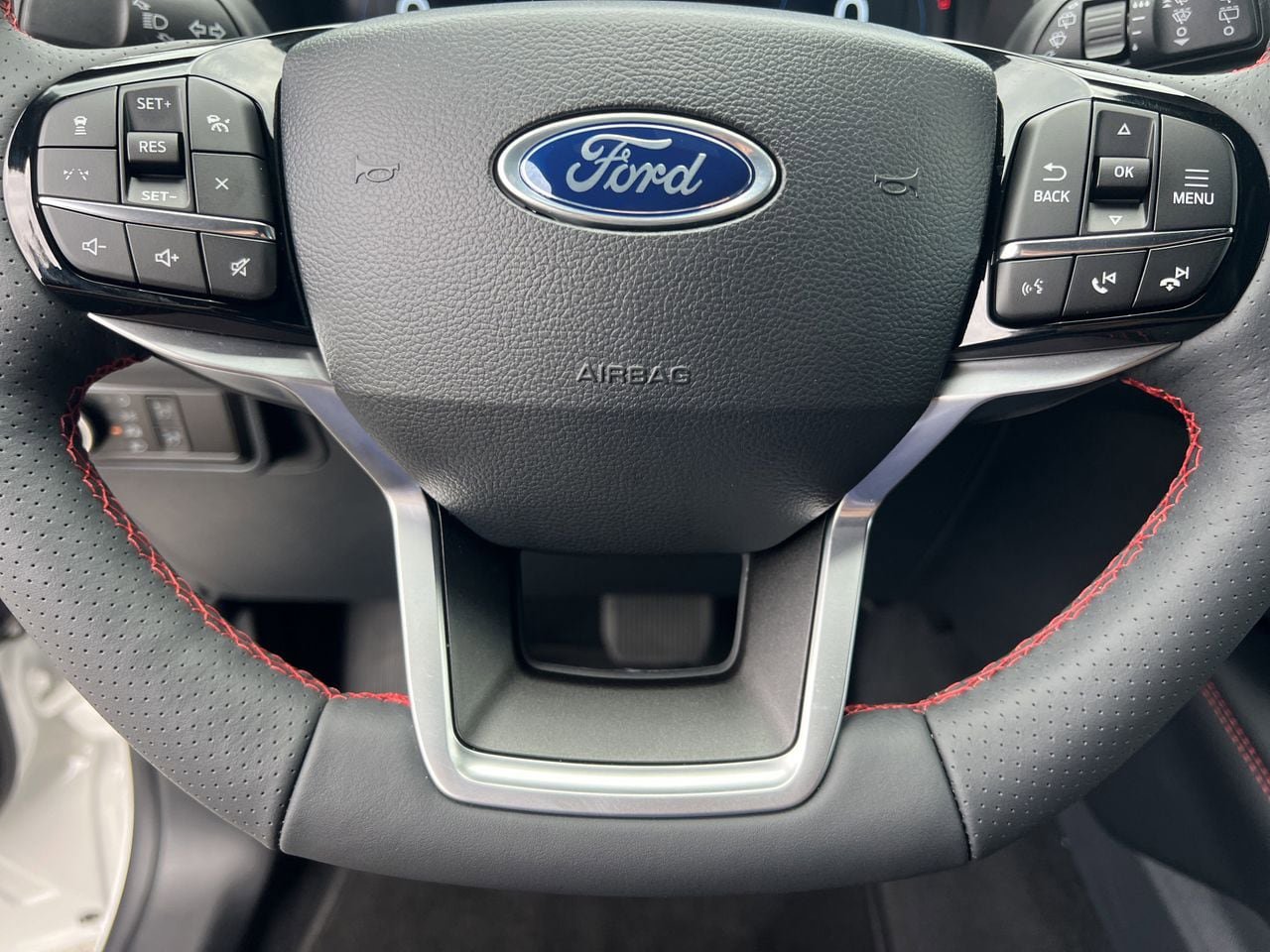 New 2026 Ford Explorer ST-Line w/ ST-Line Street Pack RWD image 9