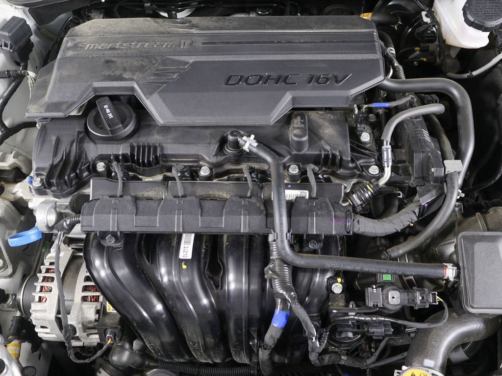 Certified 2025 Hyundai Elantra Sport FWD image 16