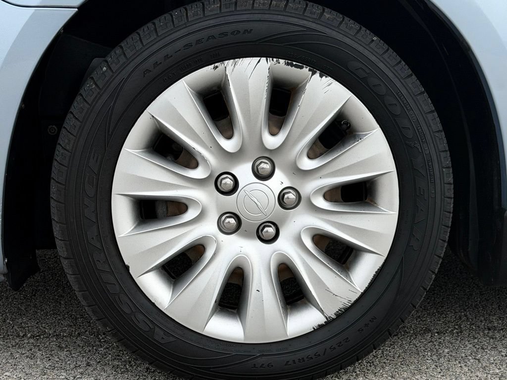 Used 2014 Chrysler 200 LX FWD image 36