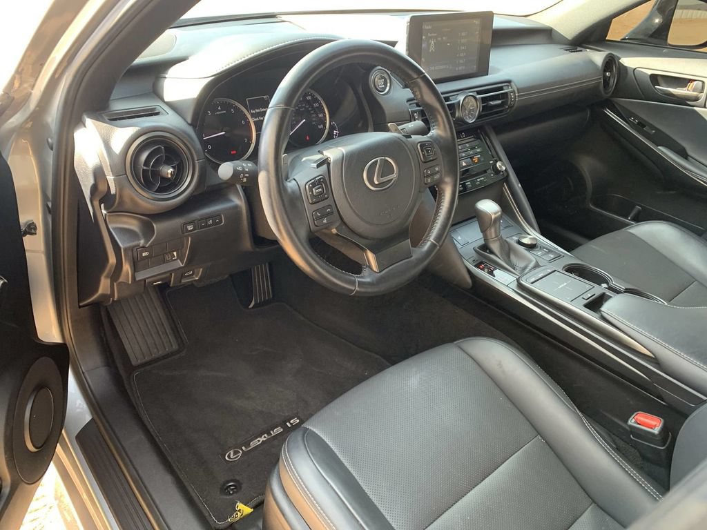 Used 2024 Lexus IS 300 RWD image 7