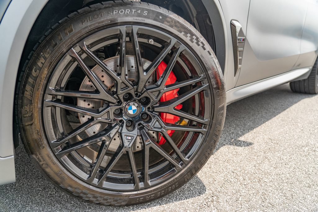 Used 2025 BMW X5 M Competition w/ Executive Package AWD/4WD image 3