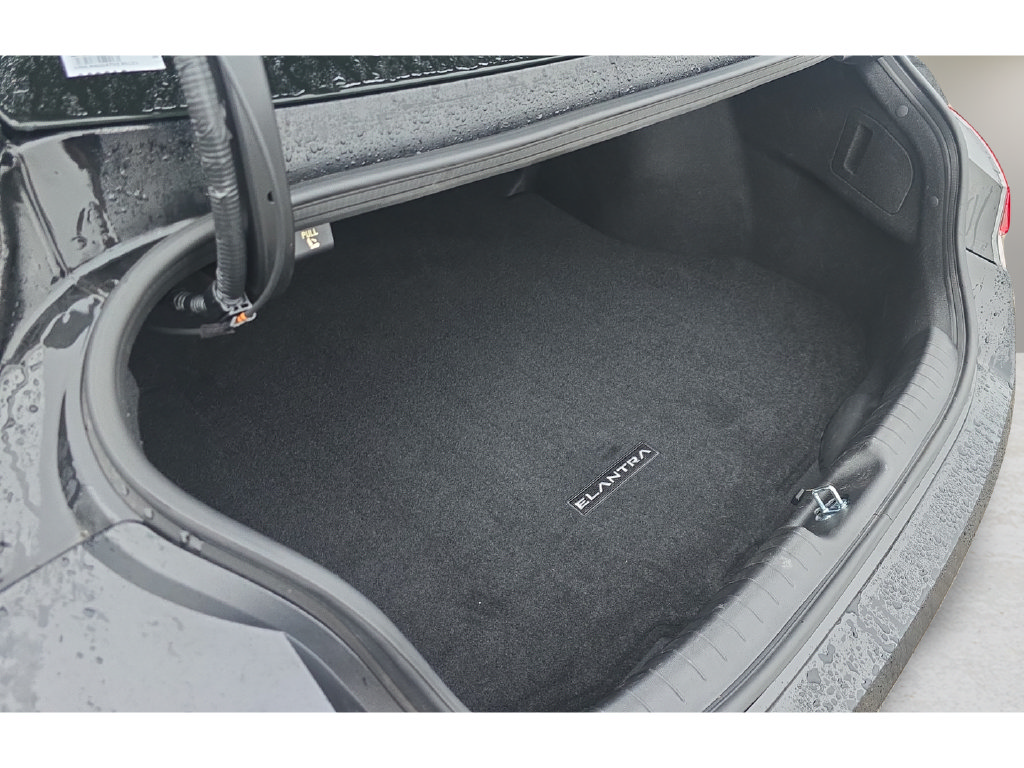Used 2026 Hyundai Elantra Sport FWD image 9