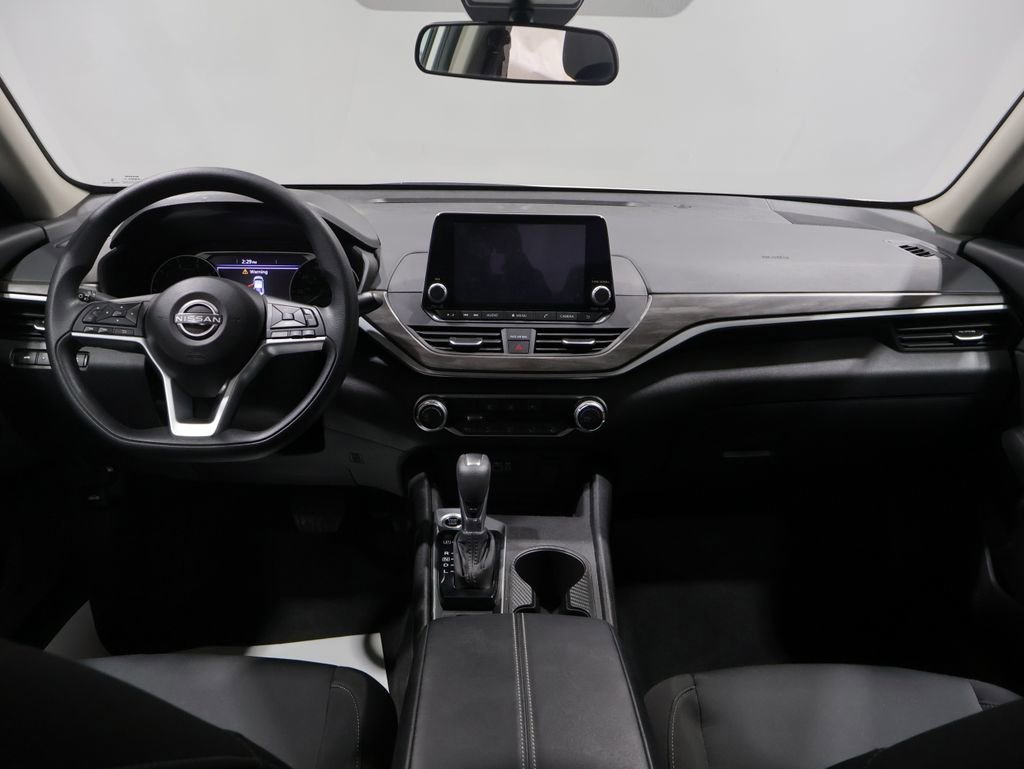 Used 2025 Nissan Altima 2.5 SV AWD/4WD image 17