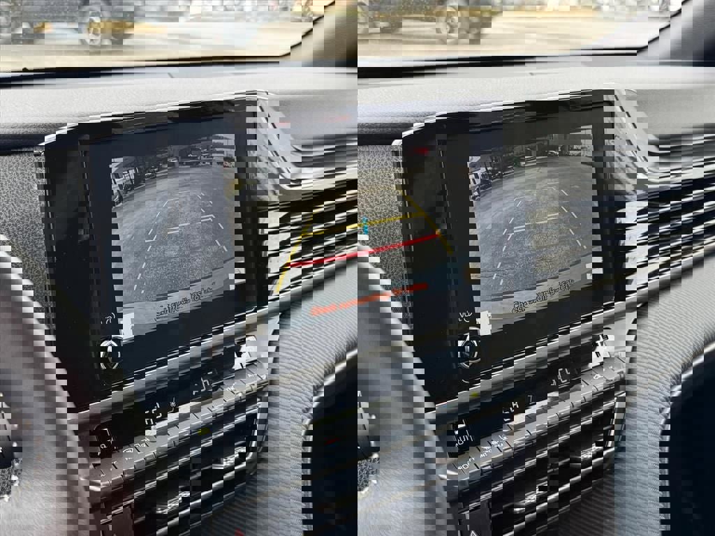 Certified 2025 Toyota Camry SE image 24