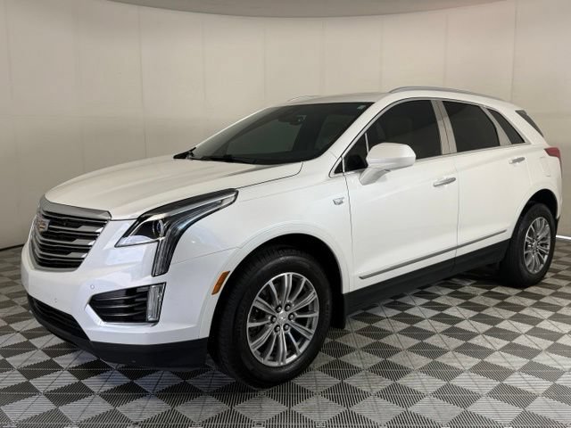 Used 2017 Cadillac XT5 Luxury w/ Driver Awareness Package FWD image 2